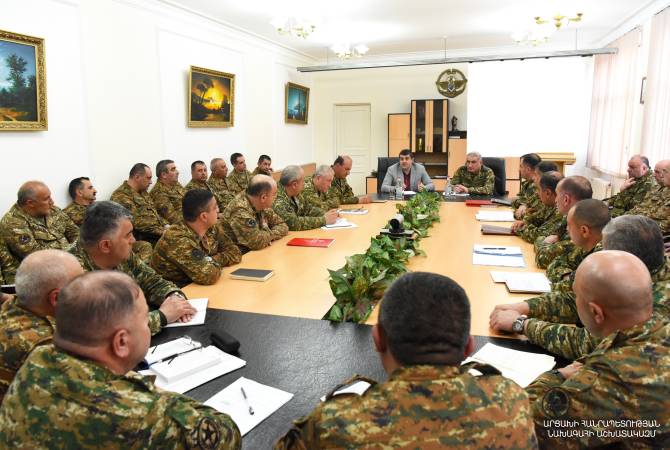 Arayik Harutyunyan le président de l’Artsakh : Tous les programmes de défense doivent être coordonnés avec les troupes russes de maintien de la paix