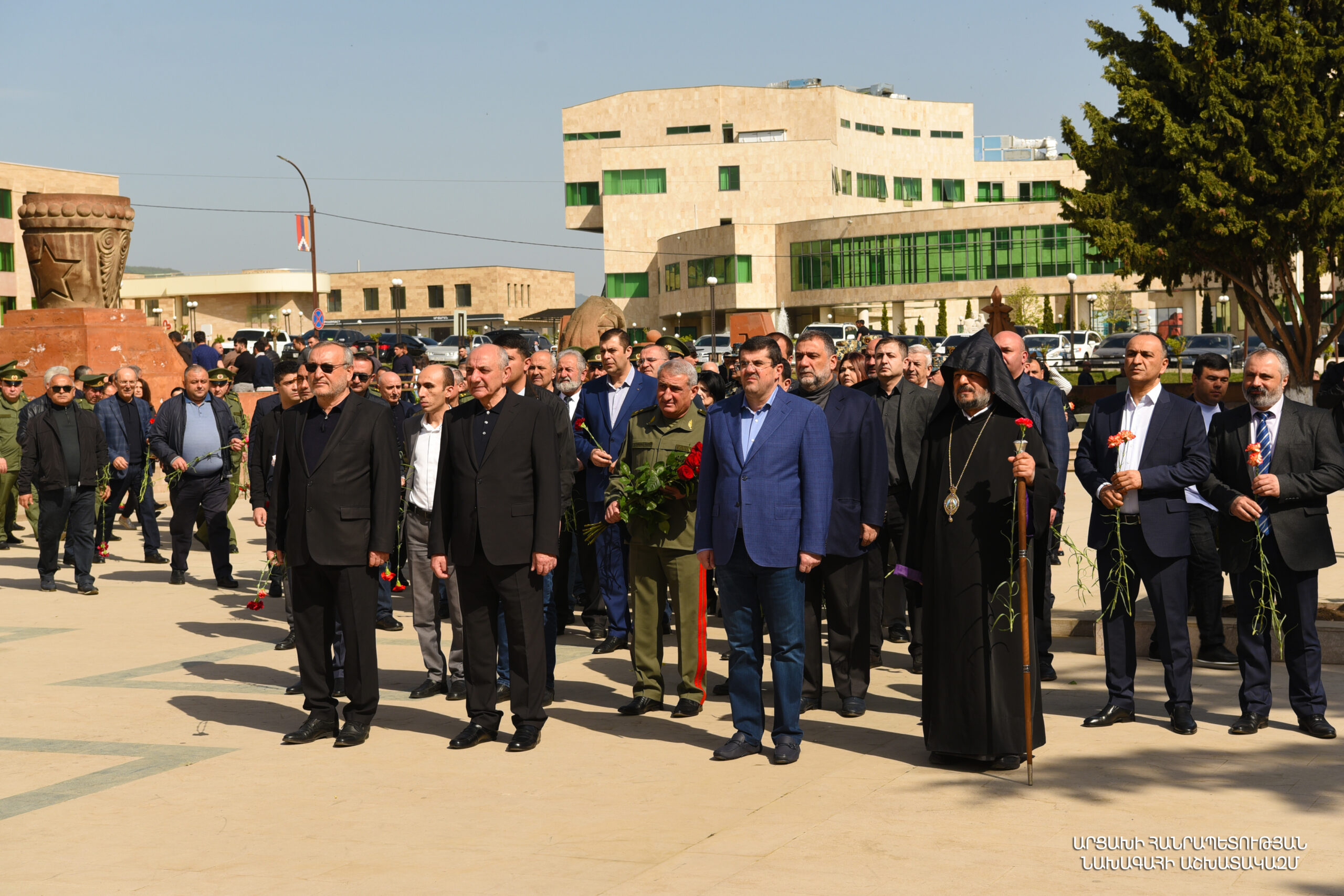 Arayik Harutyunyan a rendu hommage à la mémoire des victimes du génocide arménien