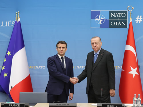 Erdogan félicite Macron pour sa victoire électorale