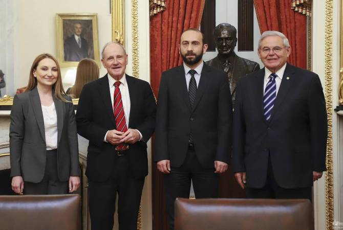 Ararat Mirzoyan a rencontré Bob Menendez, sénateur américain