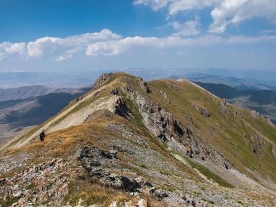 En mai 2021, dans la section de Vardenis, l&rsquo;ennemi occupait au moins 3200 hectares du territoire souverain selon Hetq.am