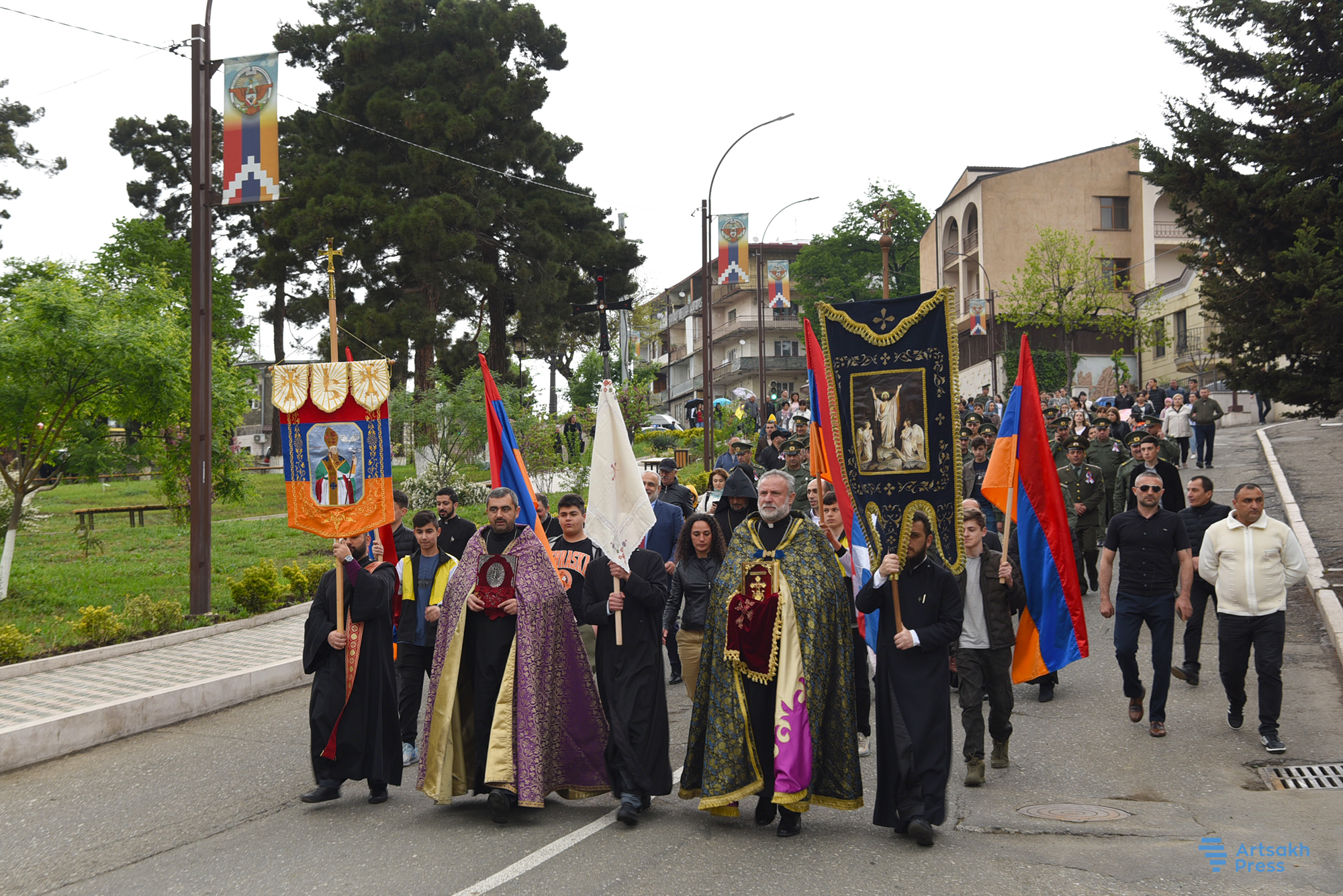 Service de requiem dans la cathédrale de la Sainte Mère de Dieu à Stepanakert
