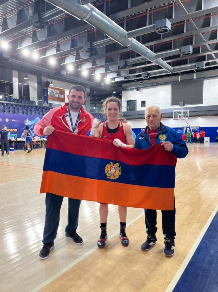 Deuxième victoire d&rsquo;Ani Hovsepyan (Arménie) aux championnats du monde féminin de boxe