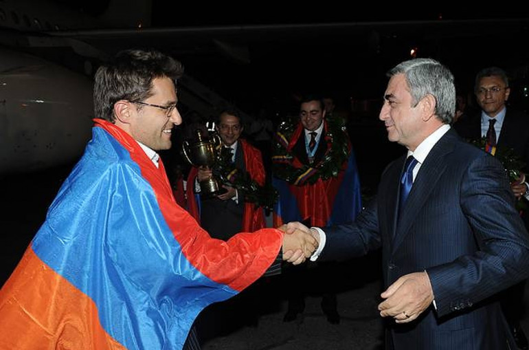Serge Sargsyan : Levon Aronian m&rsquo;a assuré qu&rsquo;en cas d&rsquo;évolution de la situation en Arménie, il reviendrait dans notre équipe arménienne des échecs