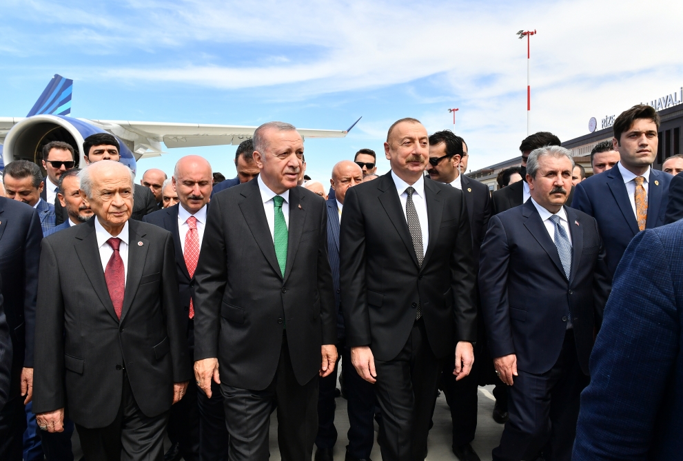 Aliev rencontre Erdogan et Devlet Bahceli, leader du MHP