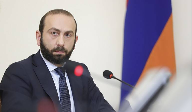Ararat Mirzoyan renvoie Aliev dans ses cordes