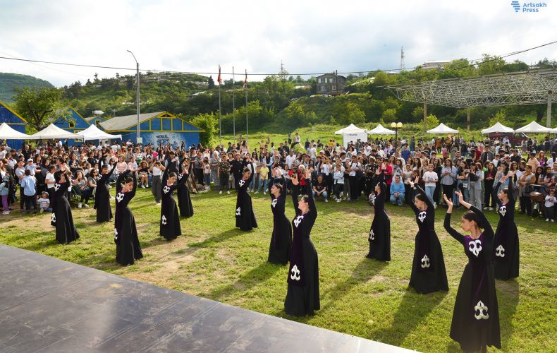 Le festival « Renaissance » initié par des jeunes afin d’unir la jeunesse arménienne fut organisé en Artsakh