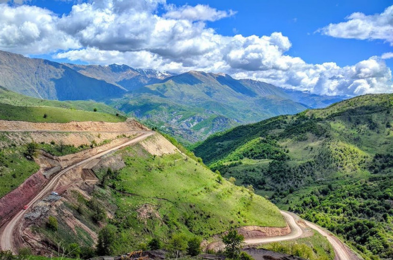 Plus de 80 diplomates et représentants militaires accrédités en Azerbaïdjan sont partis pour Karvachar (Kelbadjar) en Artsakh occupée