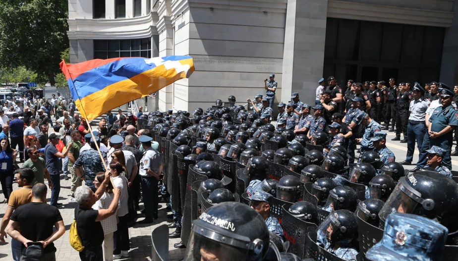 La majorité du Parlement bloque la résolution de l’opposition sur le Karabakh