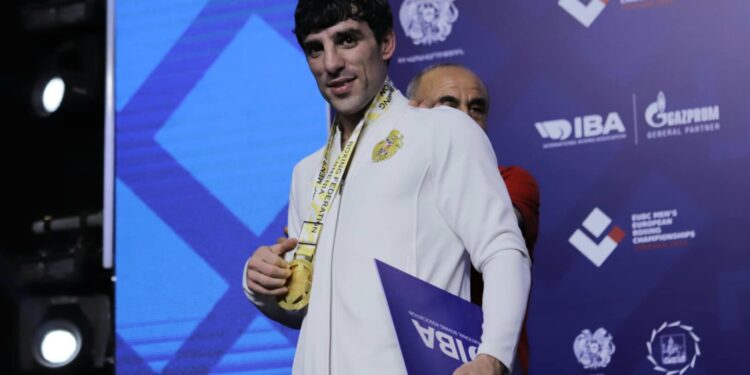 Hovhannes Bachkov (Arménie) triple champion d’Europe de boxe : J&rsquo;avais un adversaire turc qui était considéré comme le favori de ce poids
