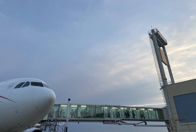 Un portefeuille avec plus de 12 000 euros trouvé à l&rsquo;aéroport Zvartnots Erévan rendu à son propriétaire du vol Francfort-Erévan
