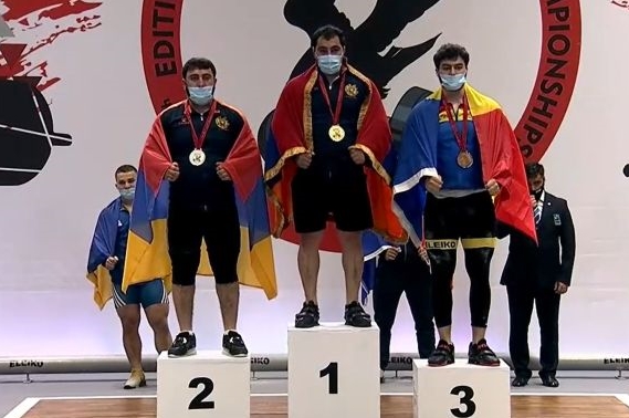 Sous les couleurs de l’Arménie, Davit Hovhannisyan (96 kg) champion d&rsquo;Europe et Ara Aghayan vice-champion d’Europe d&rsquo;haltérophilie