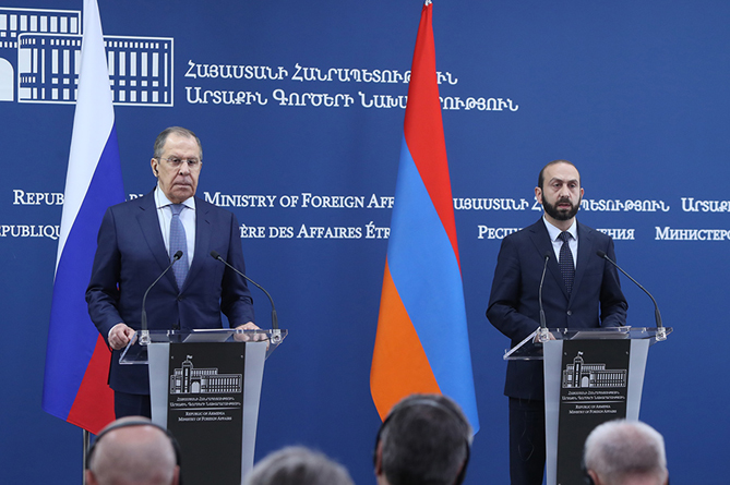 Lavrov et Mirzoyan confirment que l&rsquo;Arménie ne cédera pas de corridors terrestres extraterritoriaux à l&rsquo;Azerbaïdjan via Syunik