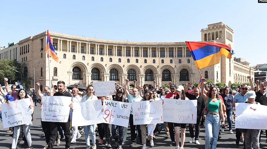 Les leaders de l’opposition arménienne interpellent Lavrov