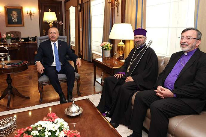 Le Patriarche Sahak II reçu par le ministre des Affaires étrangères