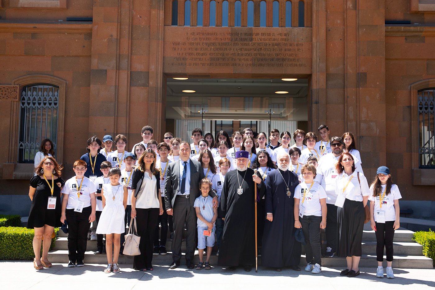 Les élèves de l&rsquo;école Saint-Mesrob-Arabian reçus à Saint-Etchmiadzine