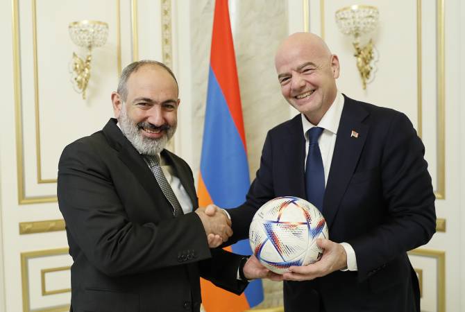 La FIFA soutiendra autant que possible la construction d&rsquo;un stade national en Arménie affirme Gianni Infantino