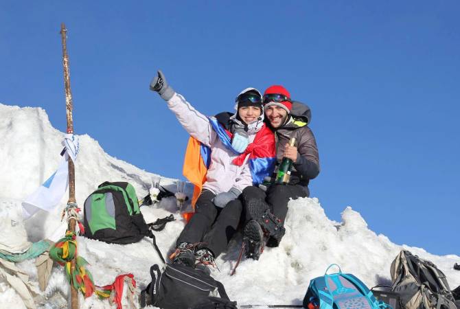 Un jeune couple arménien s’était marié en 2018 au sommet du mont Ararat, ils racontent cette fabuleuse aventure