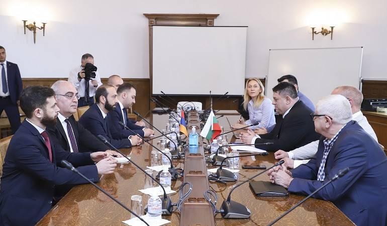 Rencontre du ministre arménien des affaires étrangères avec le groupe d&rsquo;amitié Arménie-Bulgarie