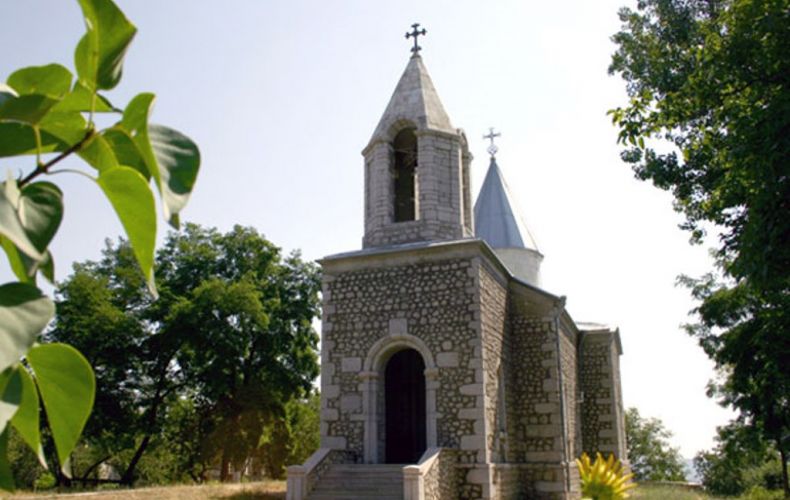 Les Azerbaïdjanais ont complètement défiguré une église arménienne de  Chouchi occupé