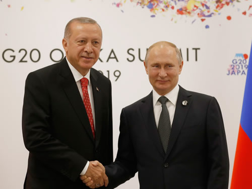 Aide transfrontalière à la Syrie : Erdogan appelle Poutine à maintenir le  dispositif