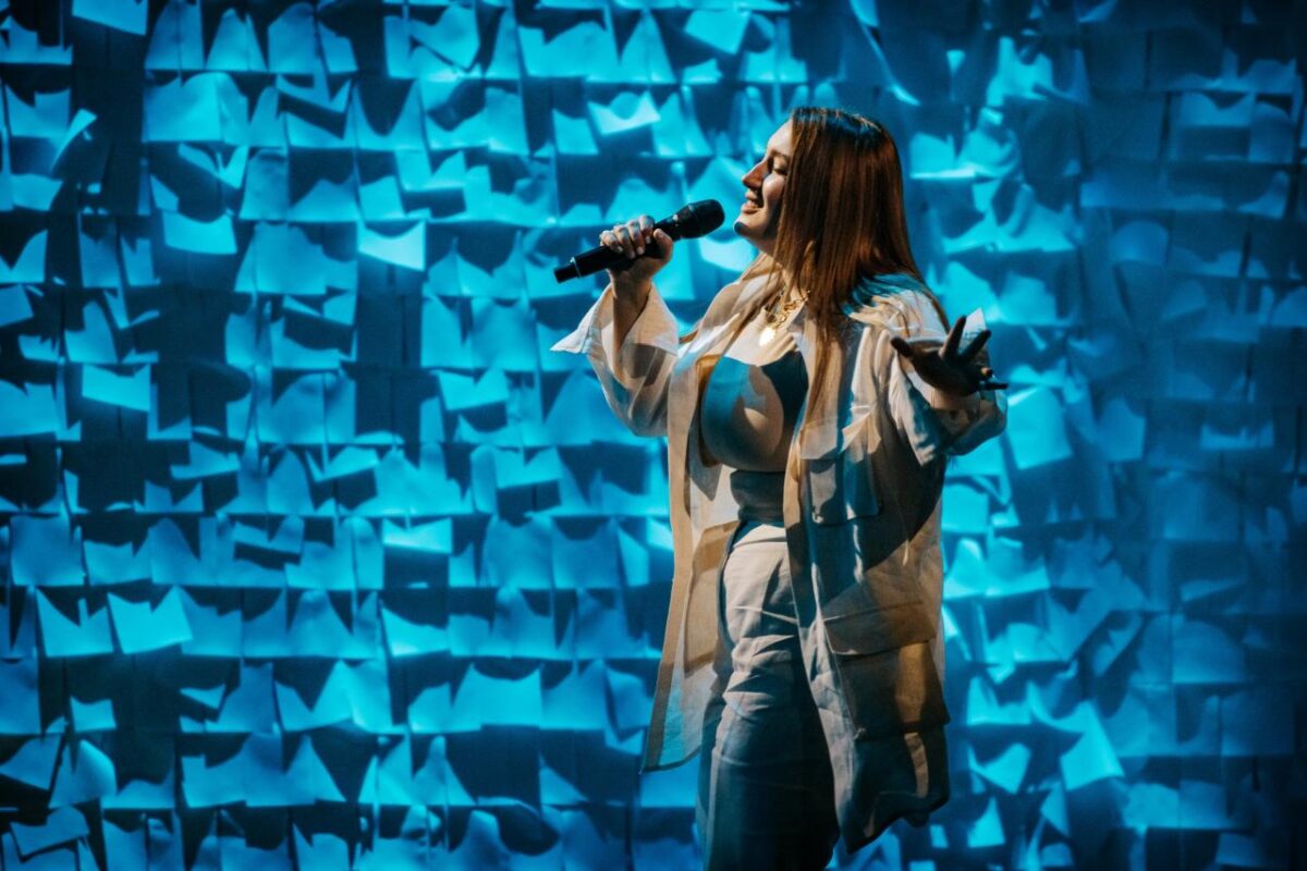 Rosa Linn qui a représenté l’Arménie à l’Eurovision 2022 gagne des millions de nouveaux fans