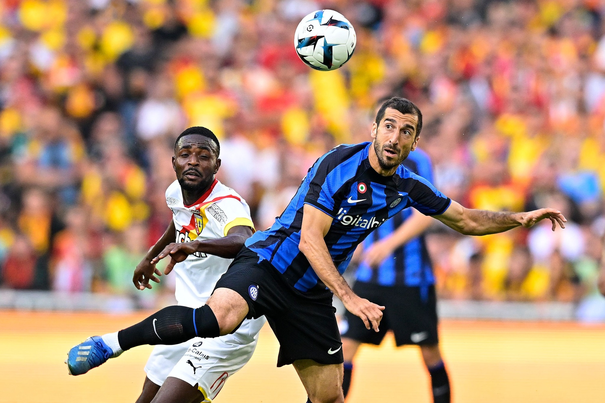 L’Inter Milan s’est incliné 0-1 face au RC Lens, l’Arménien Henrikh Mkhitaryan a remplacé le Turc Hakan Calhanoglu à la 61e minute