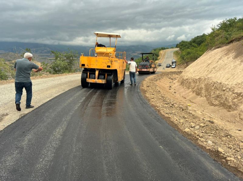 Les travaux d&rsquo;asphaltage ont commencé sur le tronçon de route de contournement Kapan-Djakaten dans la région de Syunik (Arménie)