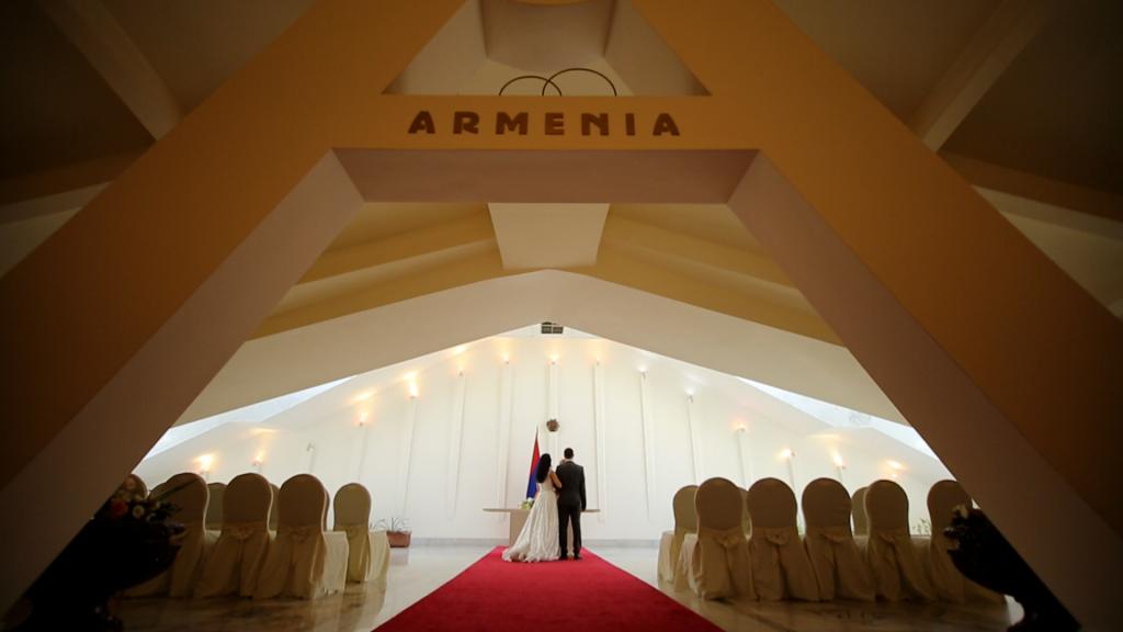 L&rsquo;enregistrement du mariage officiel au Centre Karen Demirdjian d’Erévan passe de 60 000 à 40 000 drams
