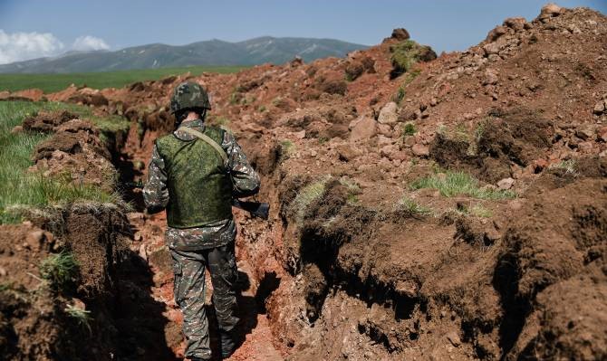 Suite à une attaque azérie repoussée par les Arméniens en Artsakh, un soldat arménien fut blessé, mas sa vie n’est pas en danger