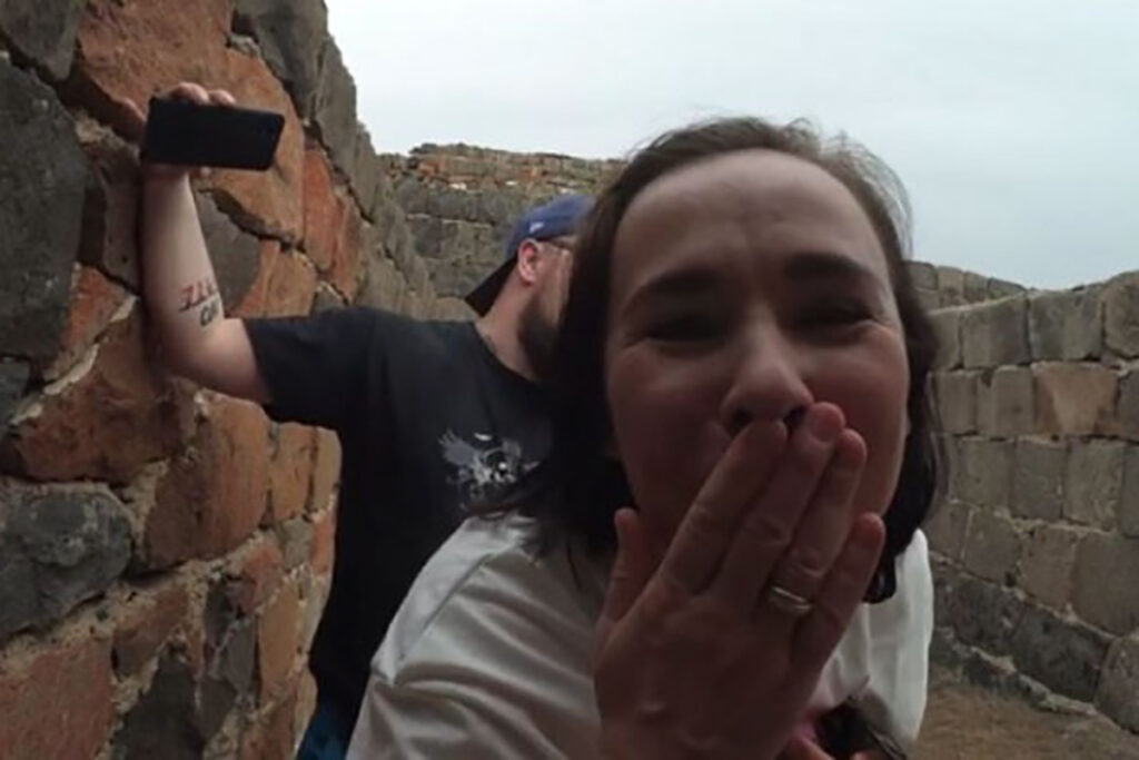 Les excuses d&rsquo;un couple de Russes