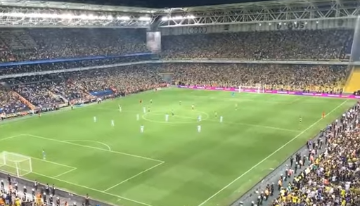 Chants pro-Poutine à Fenerbahçe: l&rsquo;UEFA inflige 50.000 euros d&rsquo;amende au  club turc