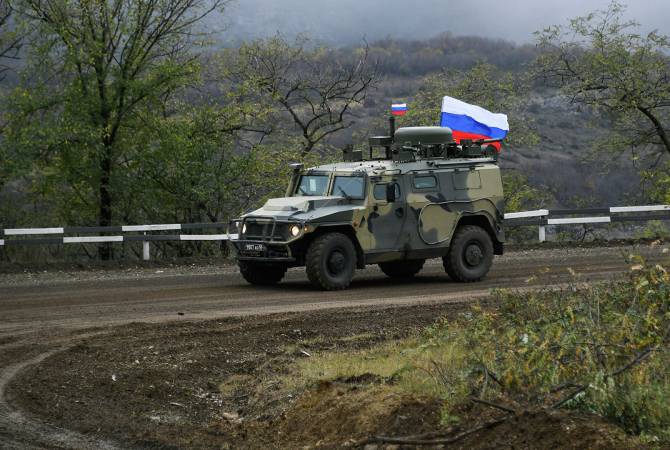 Les ministres de la Défense de Russie et d’Arménie ont discuté à Moscou des activités des forces russes de paix en Artsakh
