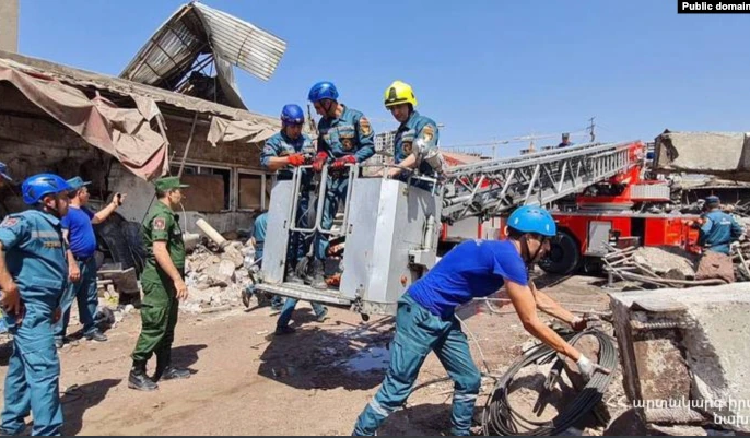 Un enfant et une femme enceinte figurent parmi les morts dans l&rsquo;explosion du marché