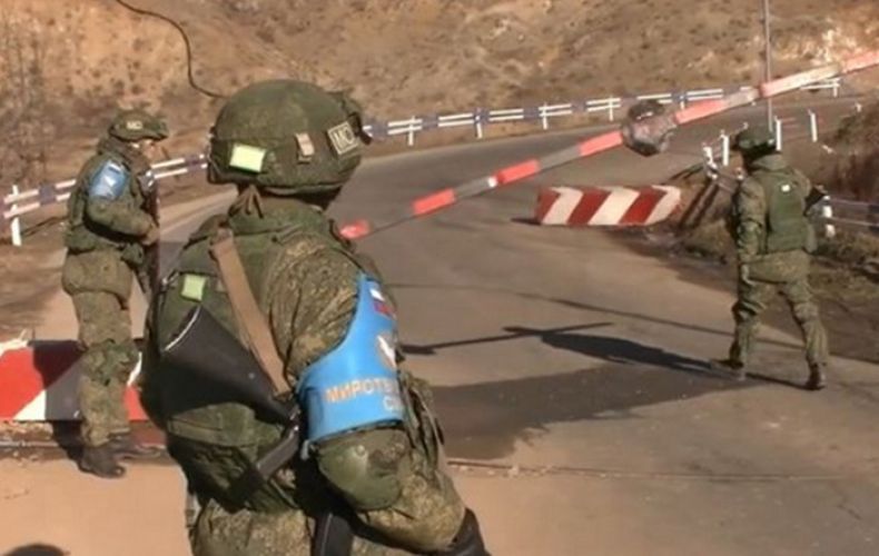Tant que la nouvelle route ne sera pas mise en service, les forces russes de paix ne bougeront pas d&rsquo;un centimètre au corridor existant de Latchine