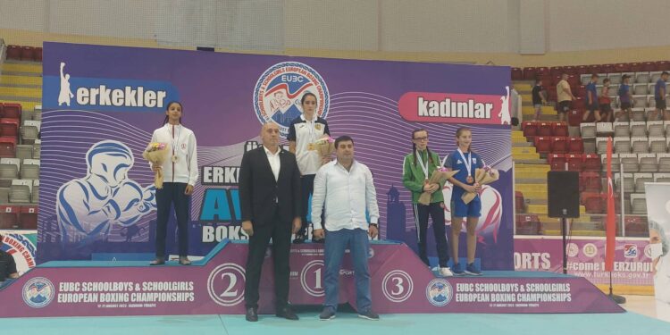 Hamest Afrikyan (42 kg) offre à l’Arménie un titre de, championne d&rsquo;Europe junior de boxe à Erzeroum