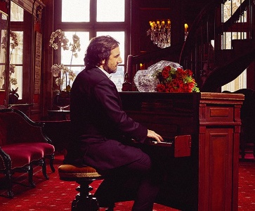 André Manoukian dans “Les Pianos de Gainsbourg”