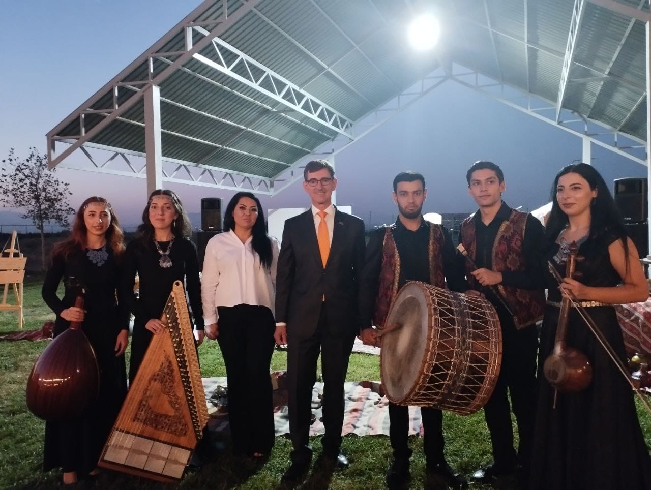 Manifestation culturelle réussie à Masis de l’organisation socio-culturelle « Safe Corner » («Ապահով անկյուն») en présence Niko Schermers l’ambassadeur des Pays-Bas en Arménie