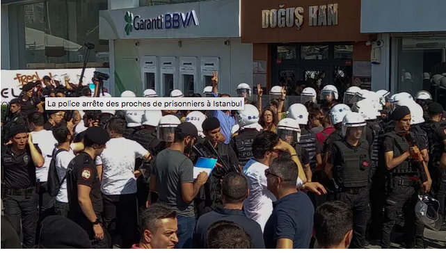 La police arrête des proches de prisonniers à Istanbul
