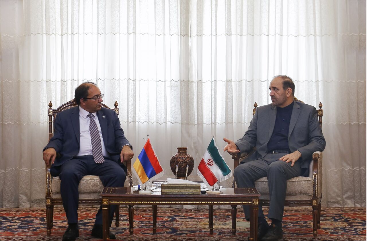 A l’occasion d’une visite en Arménie, le gouverneur de la province iranienne d’Azerbaïdjan oriental salue le développement des relations arméno-iraniennes