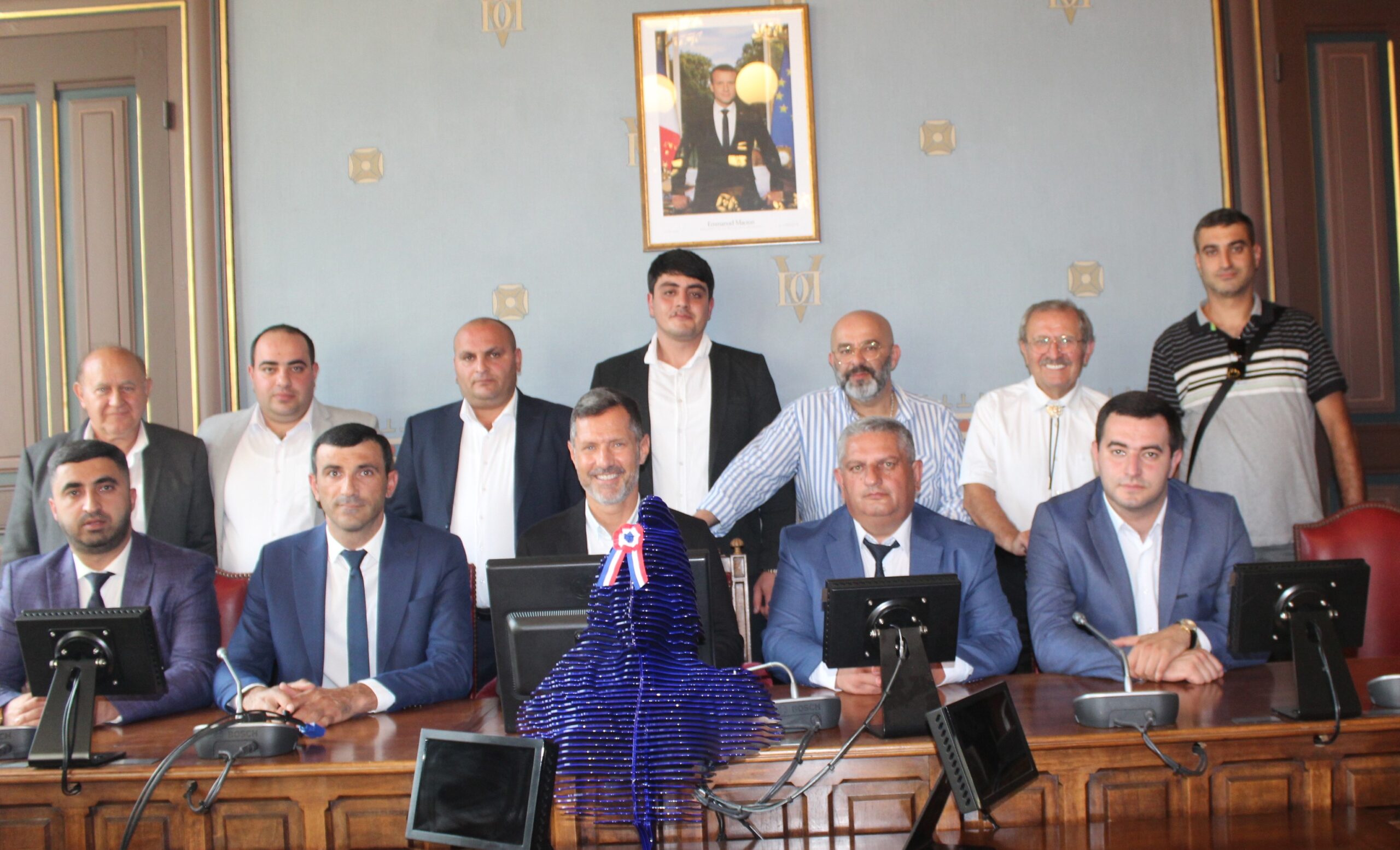 La délégation d&rsquo;Idjevan (Arménie) reçue par le maire de Valence