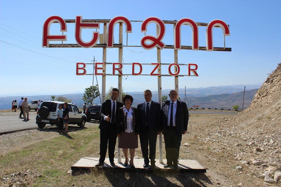 14 familles déplacées de Berdzor reçoivent des certificats d&rsquo;aide d&rsquo;une valeur de 10 millions AMD
