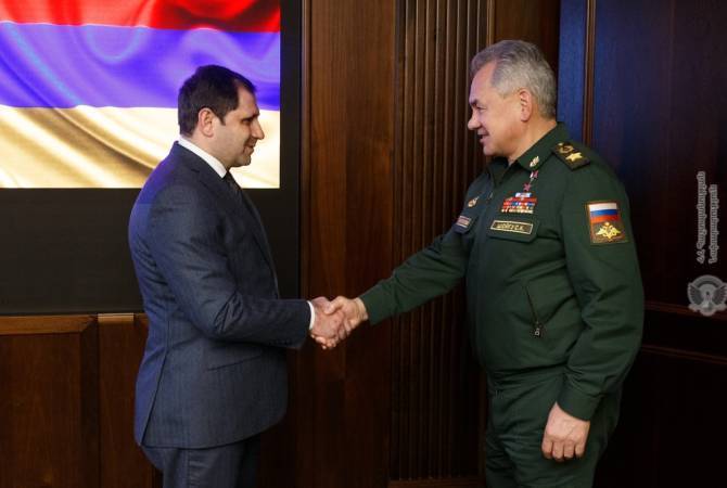 Les ministres de la défense arménien et russe s&rsquo;accordent pour prendre les mesures nécessaires à la stabilisation de la situation