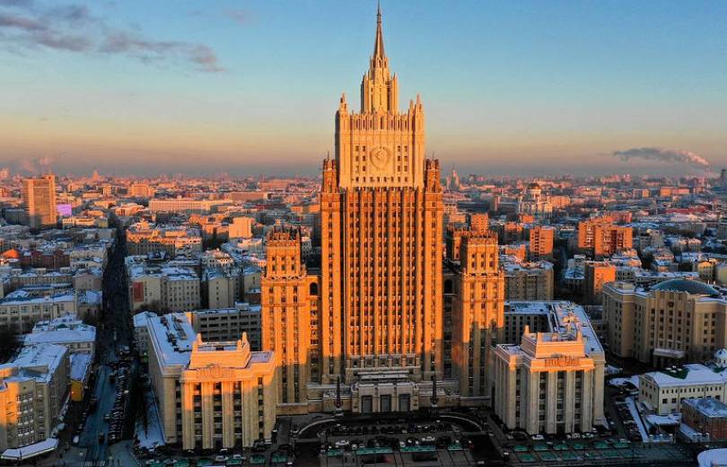 Le ministère russe des Affaires étrangères informe de l&rsquo;accord d&rsquo;annoncer un cessez-le-feu à partir de 10h00
