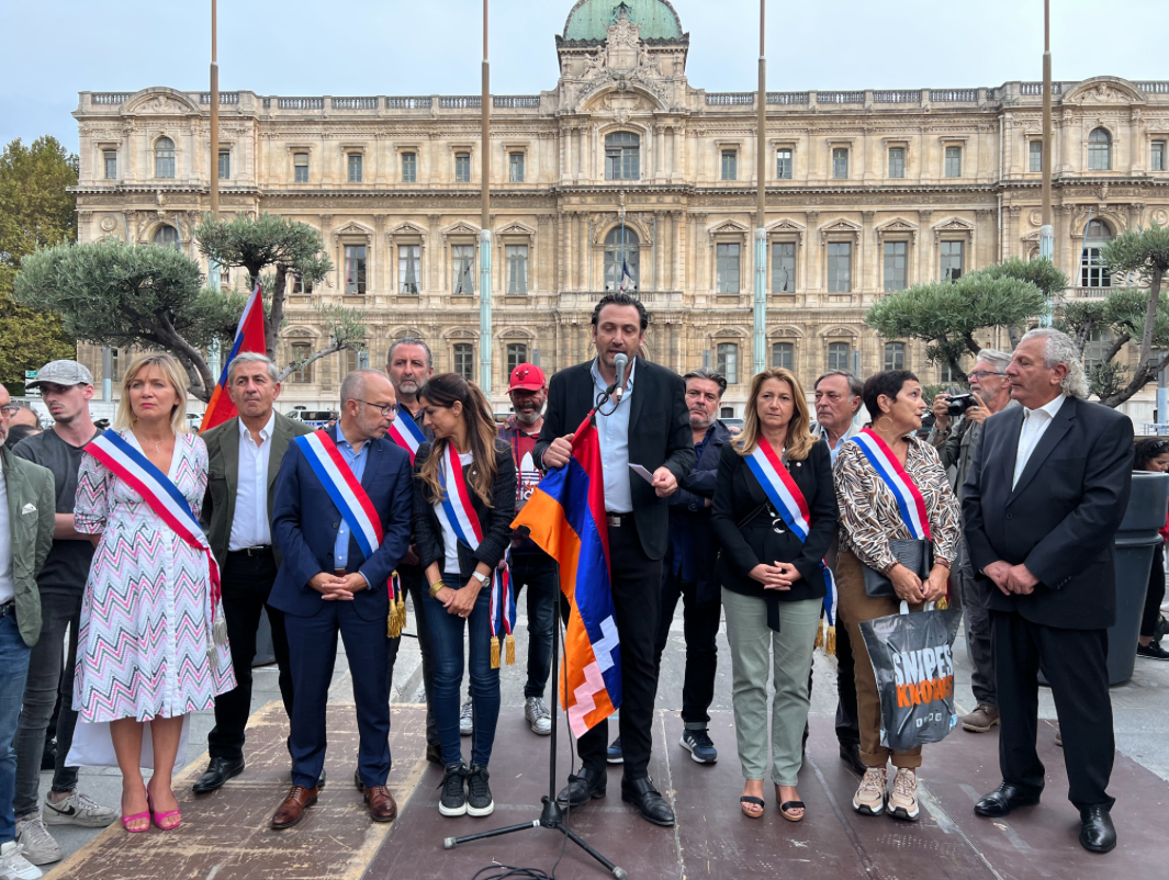 Tous les élus à la manifestation du CCAF en soutien à l’Arménie