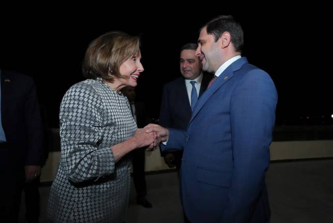 Le ministre de la Défense informe la présidente de la Chambre des représentants des États-Unis de la situation causée par l’agression azerbaïdjanaise