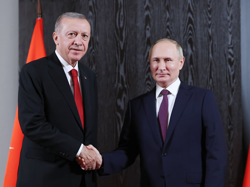 Ankara condamne les référendums russes en Ukraine