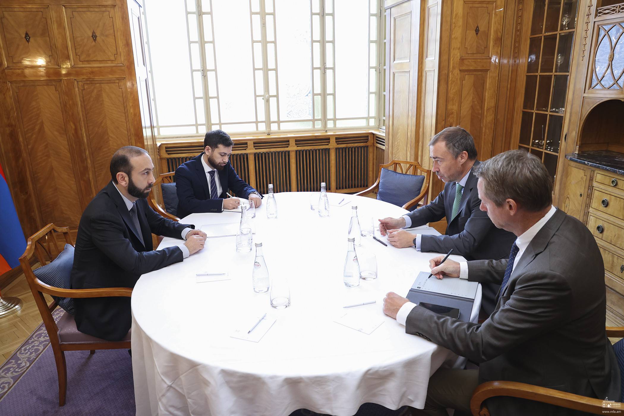Ararat Mirzoyan en visite de travail à Genève