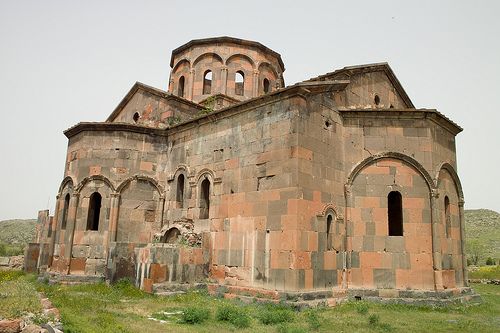 Financée par les frères Badalyan, l’église Katoghike de Talin en Arménie sera restaurée