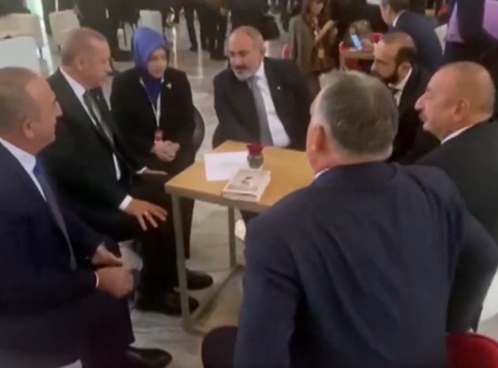 Rencontre quadripartite en images